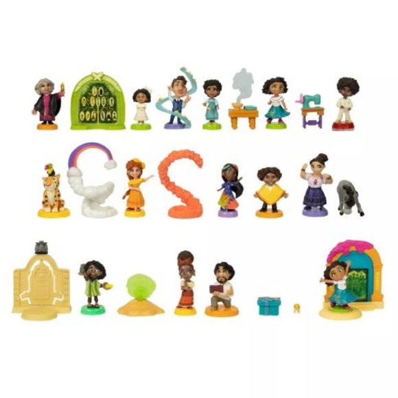 NIB Disney Encanto Madrigal Family Surprise Pack Figurines & Accessories Advent - Picture 5 of 13